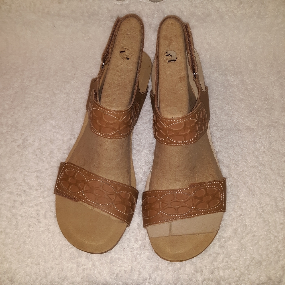 Ladies sandals